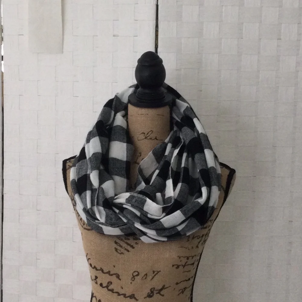 Women’s Checkered Plaid Infinity Scarf black, gray & white 100% Acrylic #585